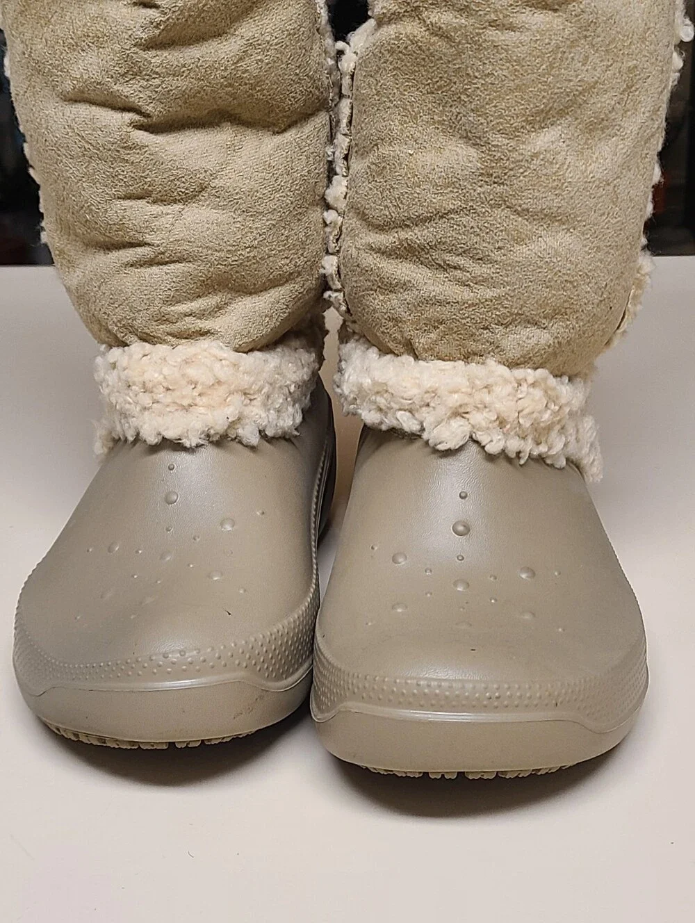 Crocs Nadia faux suede shearling lined winter boots size 7